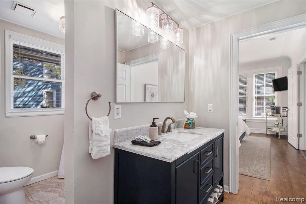 155 N Main Street, Clarkston, MI, 00000