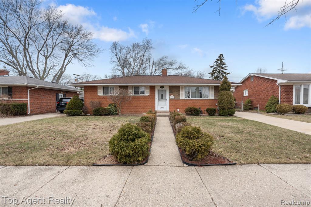 9001 Shannon Drive, Sterling Heights, MI 48314 — Photo 33