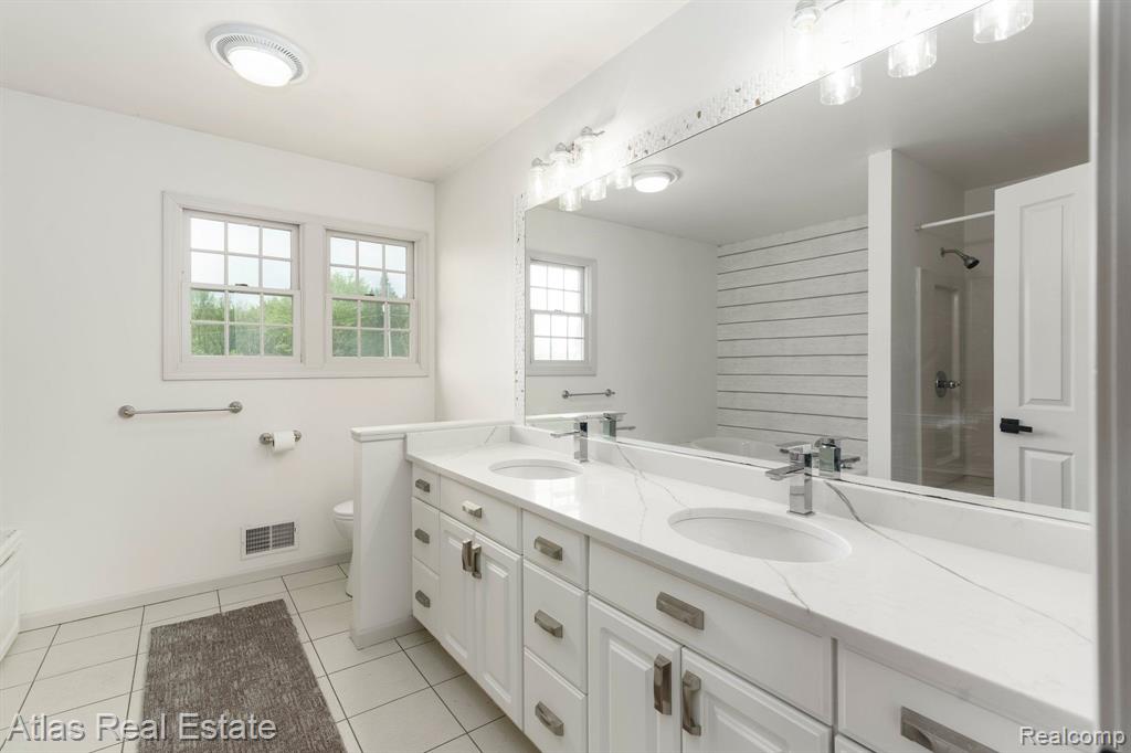 7371 BURPEE Road, Grand Blanc, MI 48439 — Photo 37