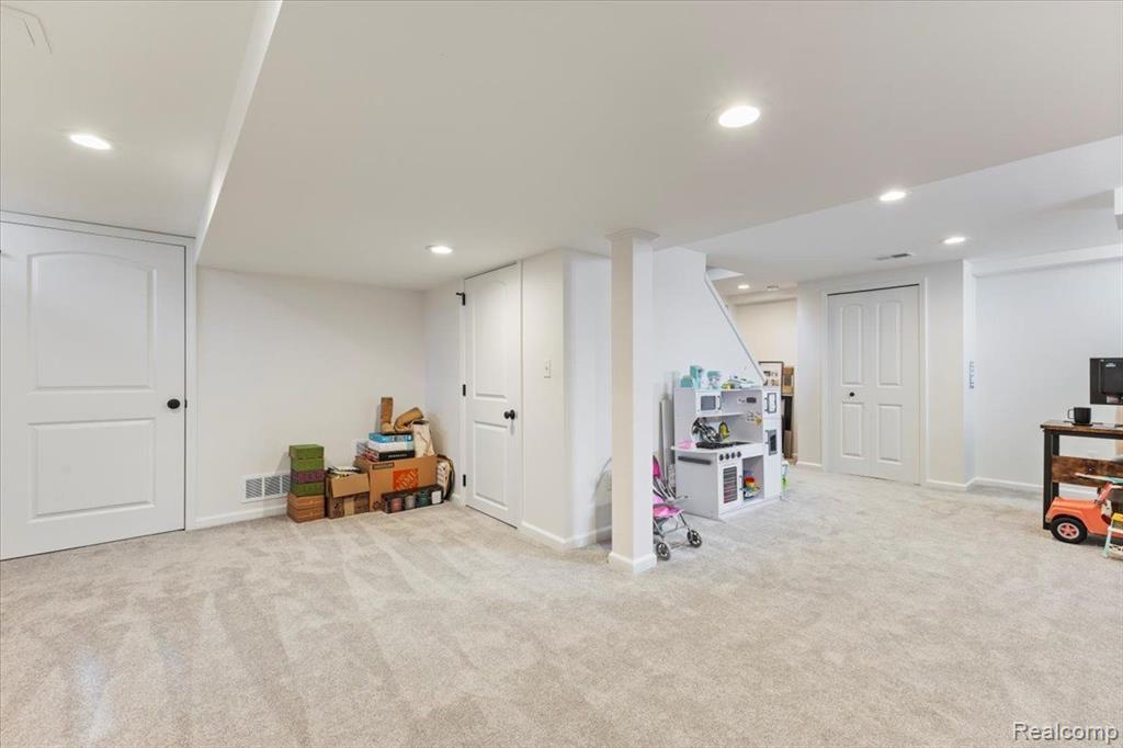 42508 RAVINA Court, Northville, MI 48168 — Photo 38