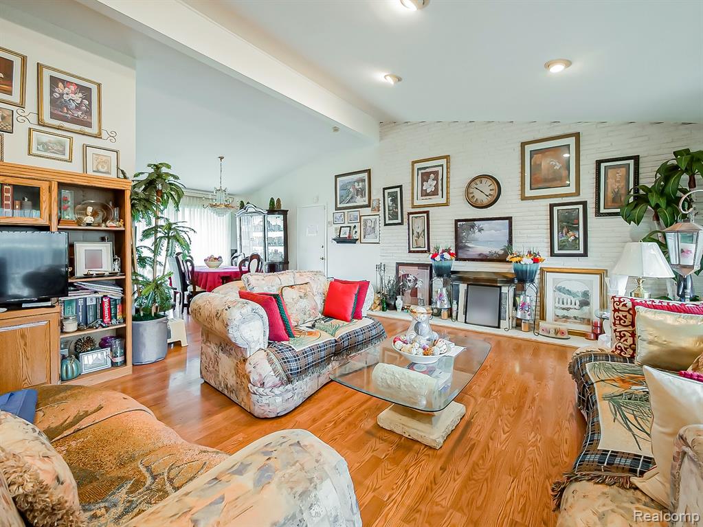 6775 Cedarbrook Drive, Bloomfield Hills, MI 48301 — Photo 3