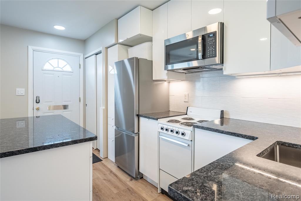 29150 Manchester Street, Westland, MI — Photo 10