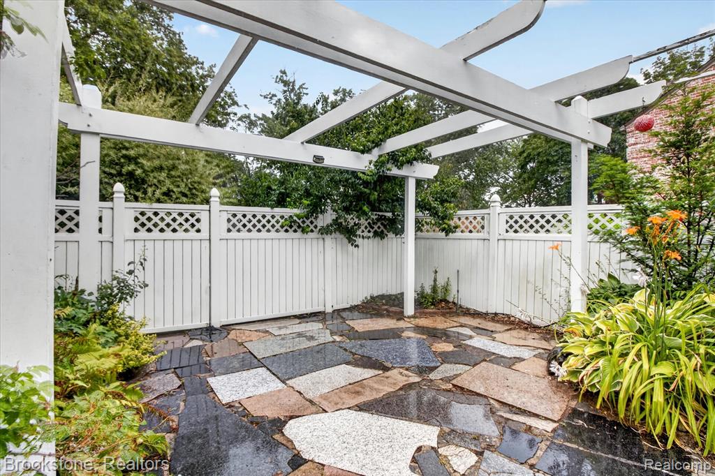 1735 Lincolnshire Drive, Highland Park, MI 48203 — Photo 58