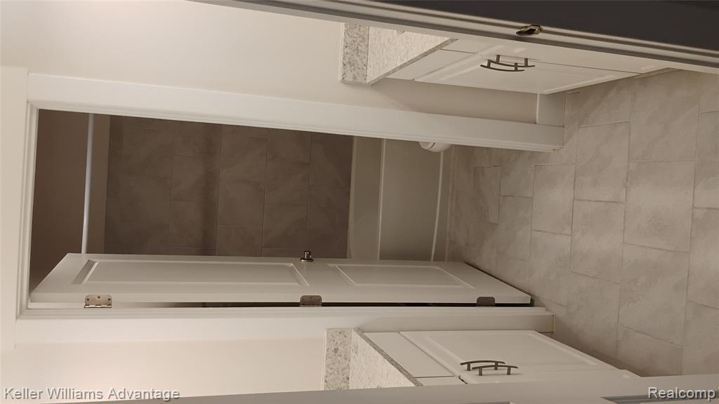 50654 Scarborough Road, Canton, MI 48188 — Photo 24
