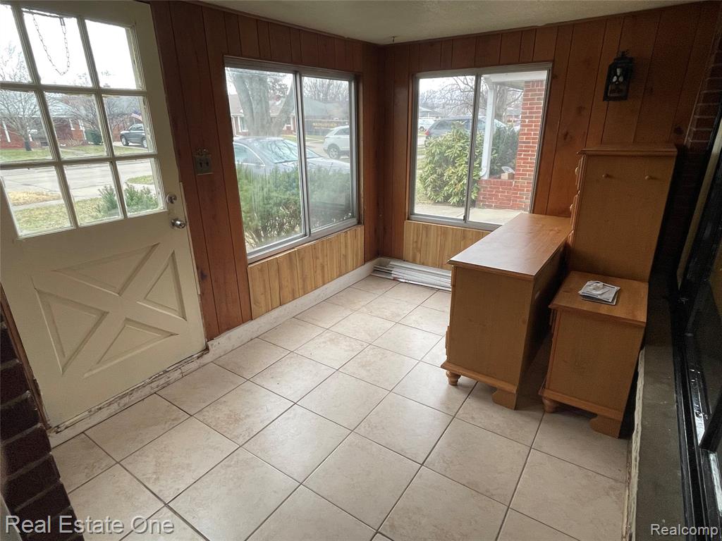 5710 BURGER Street, Dearborn Heights, MI 48127 — Photo 2