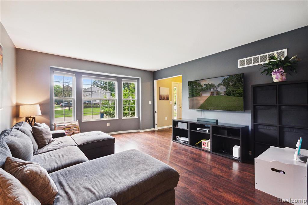 4060 STANMOOR Drive, Waterford, MI 48329 — Photo 9