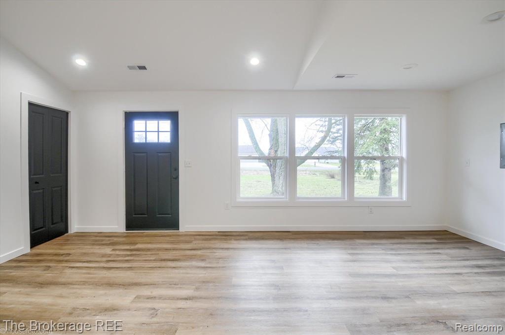4507 N BELSAY Road, Flint, MI 48506 — Photo 13