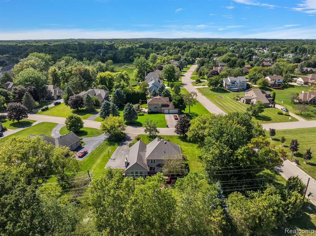 10161 LONGFORD Drive, South Lyon, MI 48178 — Photo 80