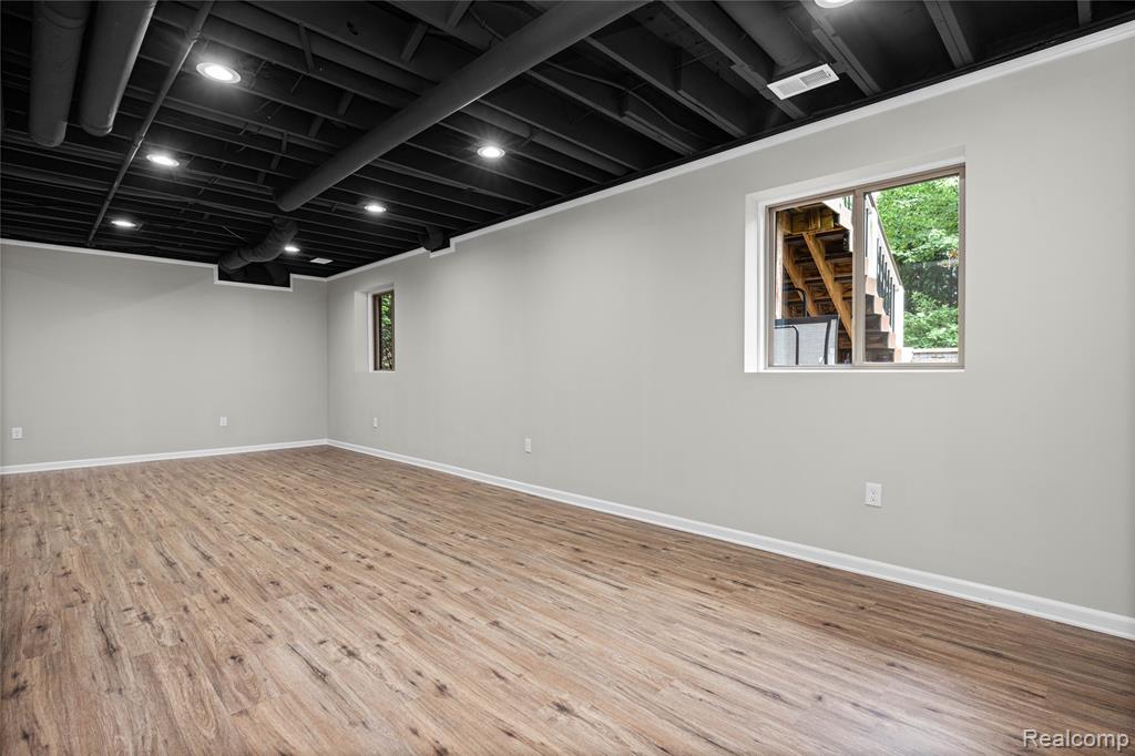 730 Leon Road, Walled Lake, MI 48390 — Photo 47