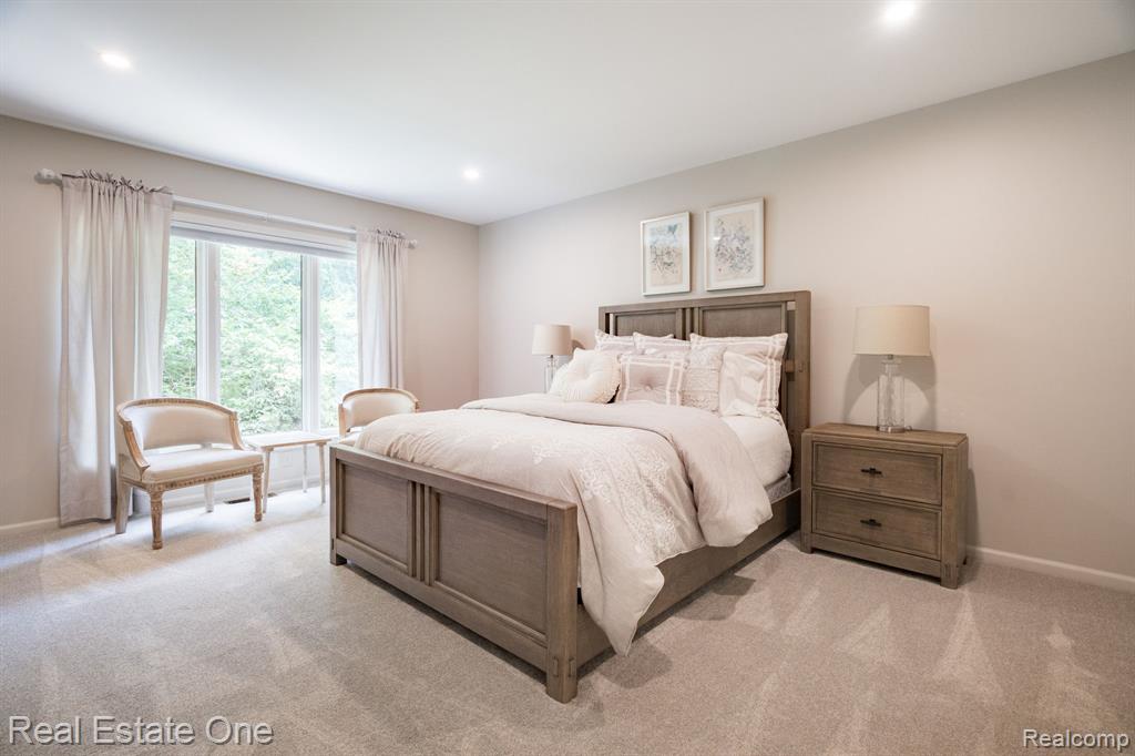 4794 RIVERS EDGE Drive, Troy, MI 48098 — Photo 33