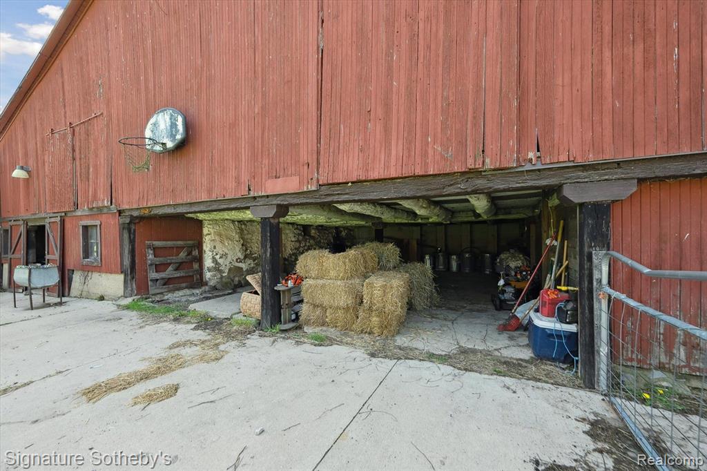 9827 KENNEDY Road, Munith, MI 49259 — Photo 89