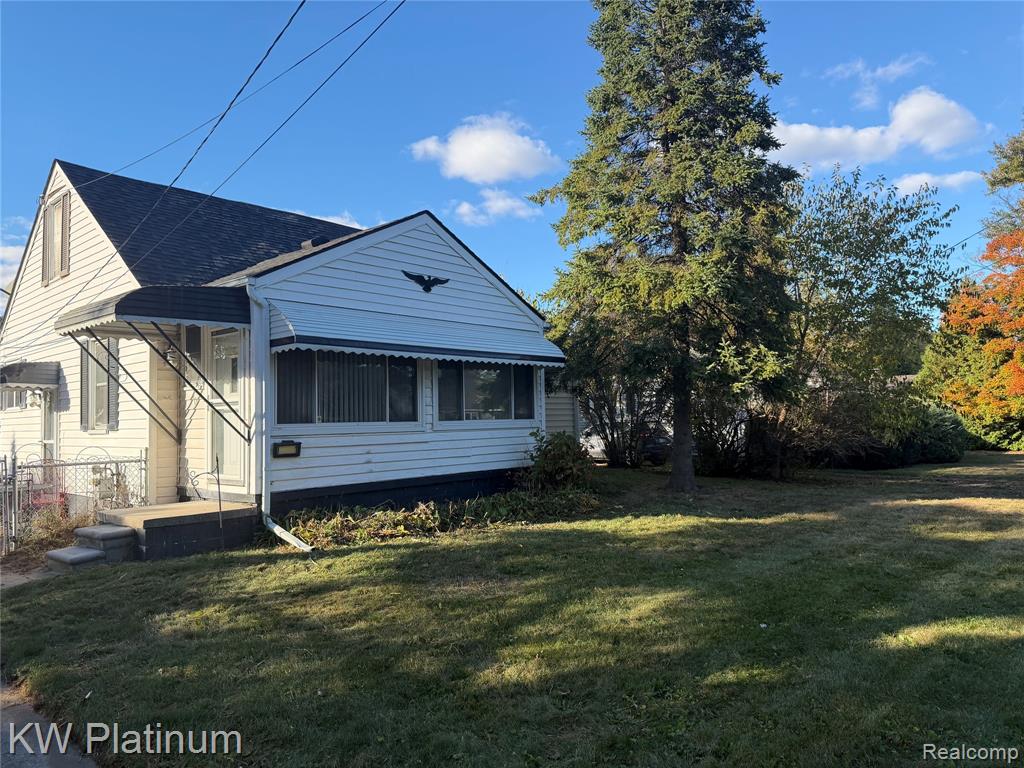 49171 Fuller Road, Chesterfield, MI — Photo 2