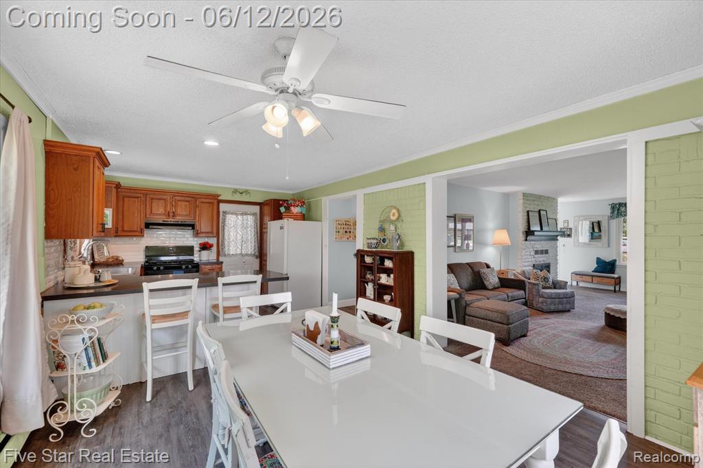 82 E Hurst Drive, Troy, MI 48085 — Photo 15