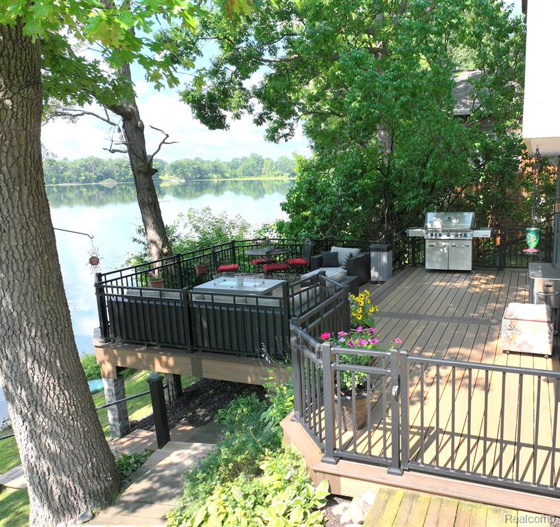 857 HURLEY Drive, Howell, MI 48843 — Photo 43