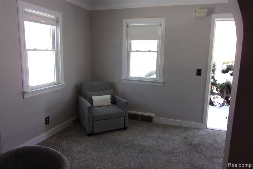 407 LIVINGSTON Street, Howell, MI 48843 — Photo 5