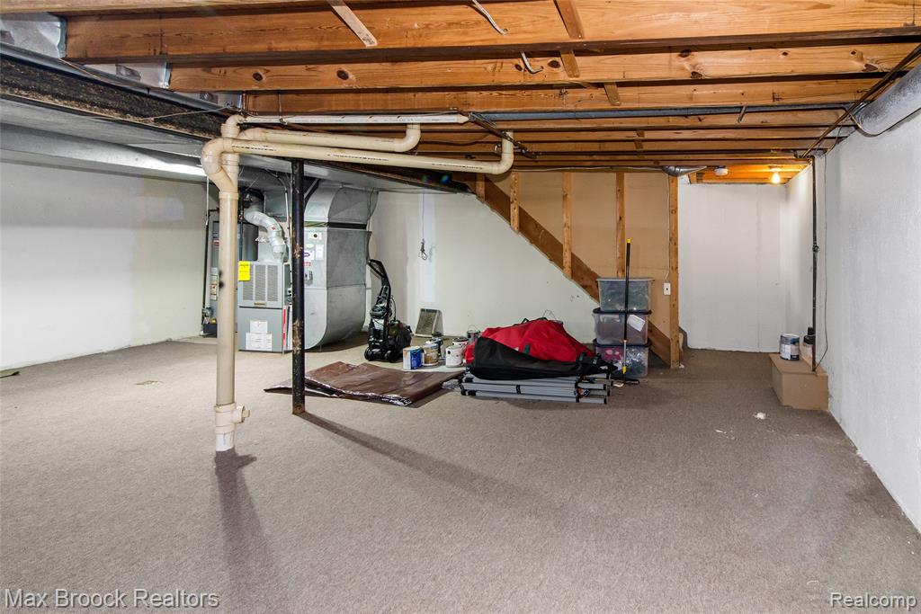 5484 Kingsfield Drive, West Bloomfield, MI — Photo 39