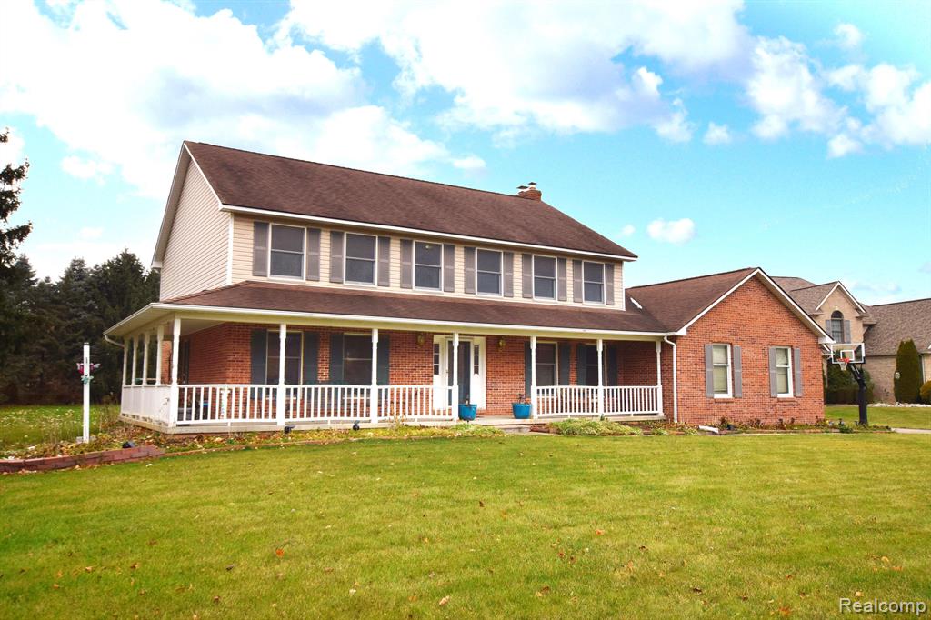 6018 COVERED WAGONS Trail, Flint, MI 48532 — front exterior