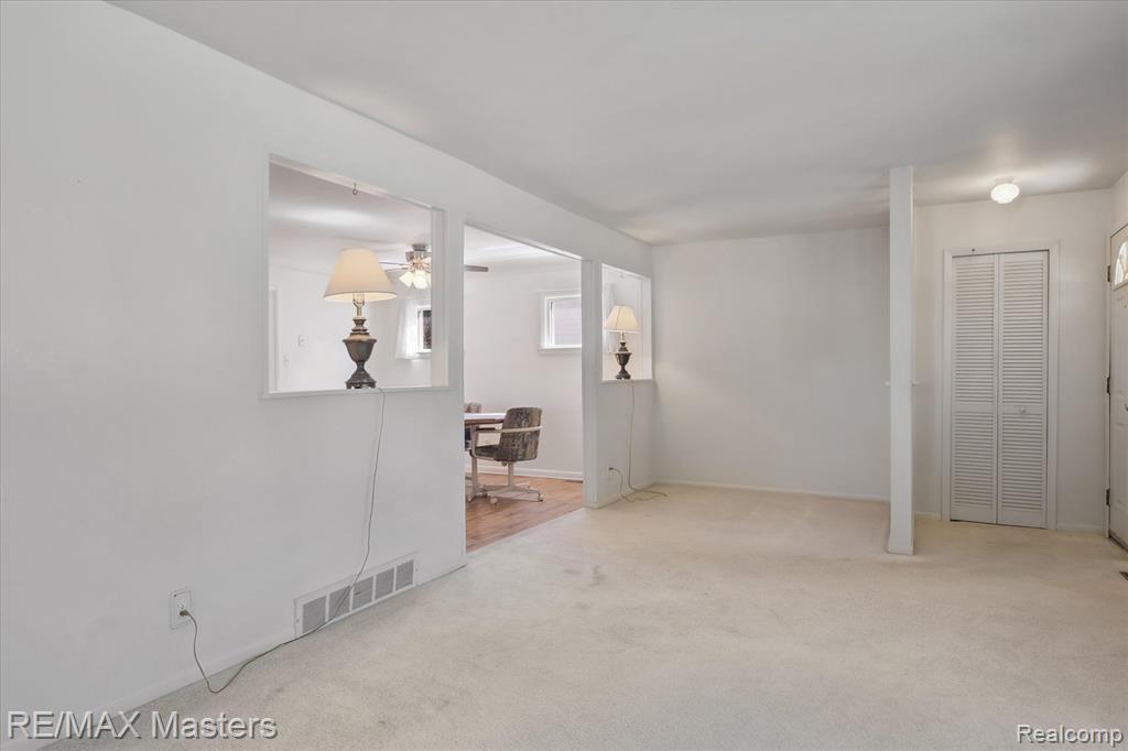 4401 Ziegler Street, Dearborn Heights, MI 48125 — Photo 6