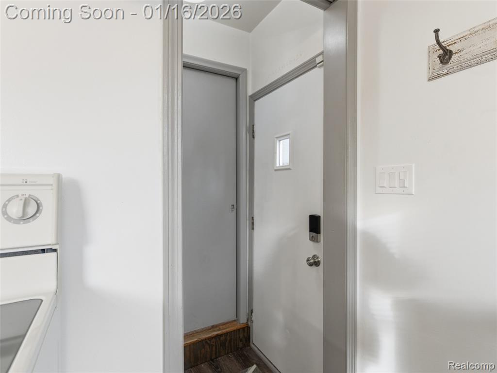 9687 Seavitt Drive, Allen Park, MI 48101 — Photo 15