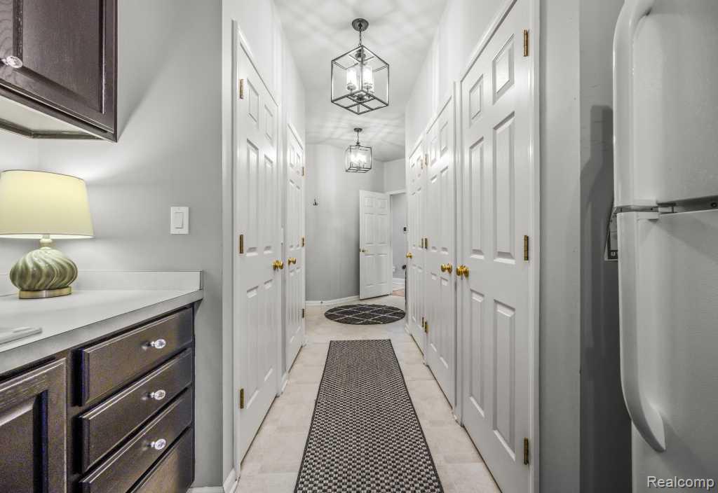 7809 Haverhill Court N, Canton, MI 48187 — Photo 19