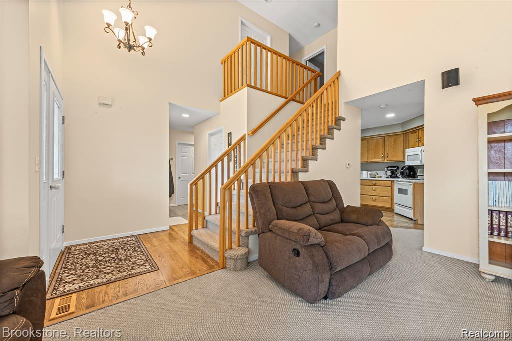5280 Brantford Court, Grand Blanc, MI 48439 — Photo 8