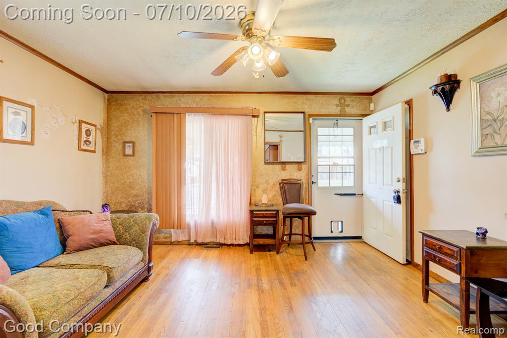 520 E Hudson Avenue, Madison Heights, MI 48071 — Photo 4