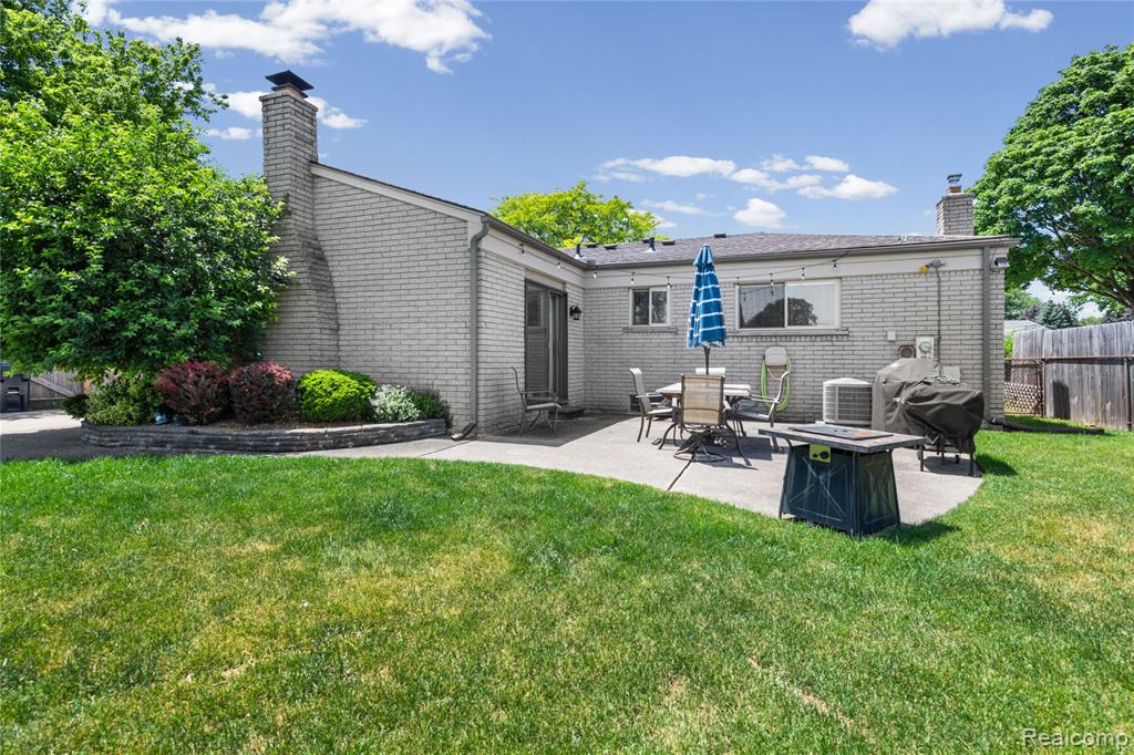 41594 Harvard Drive, Sterling Heights, MI 48313 — Photo 36