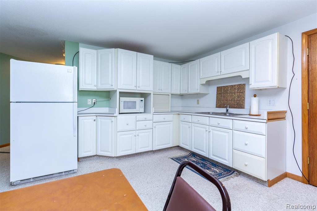 11270 Linda Kay, Goodrich Vlg, MI — Photo 32