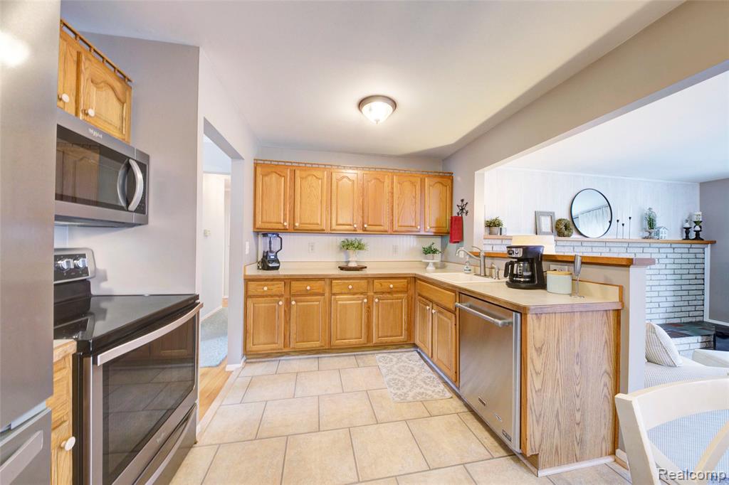 31906 Cambridge Street, Garden City, MI — Photo 9