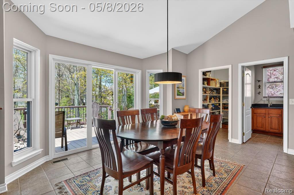458 Kent Way, White Lake, MI 48383 — Photo 9