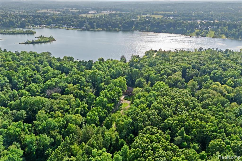 1350 Pettibone Lake Road, Highland, MI 48356 — Photo 10