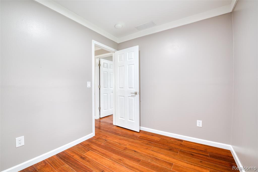 2514 Barton Street, Commerce Twp, MI 48382 — Photo 13