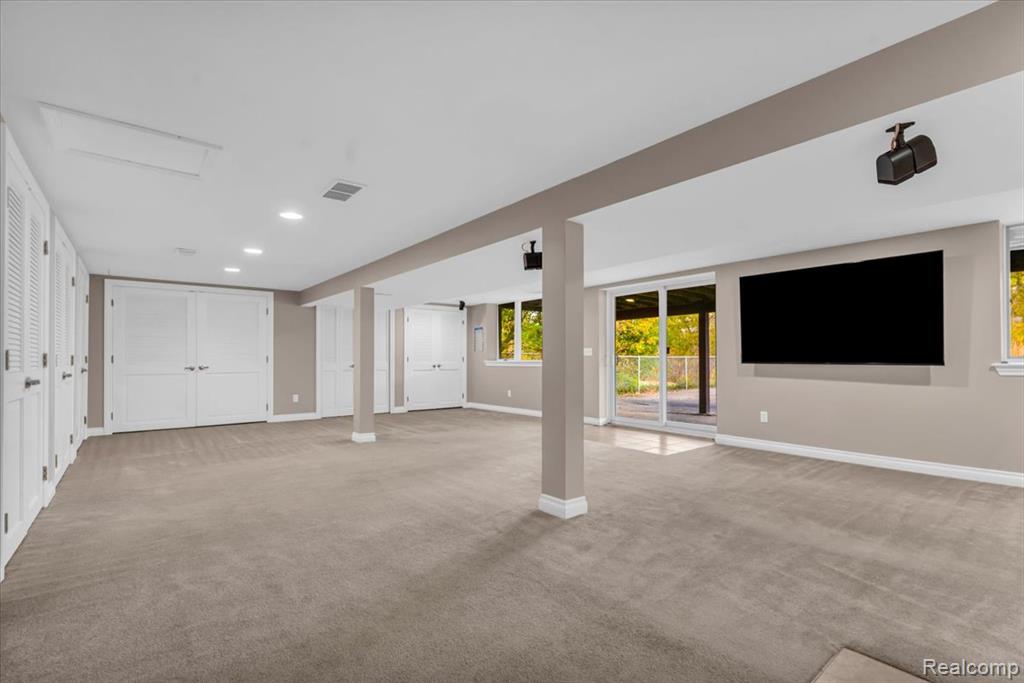 6710 Laurelton, Clarkston, MI — Photo 29