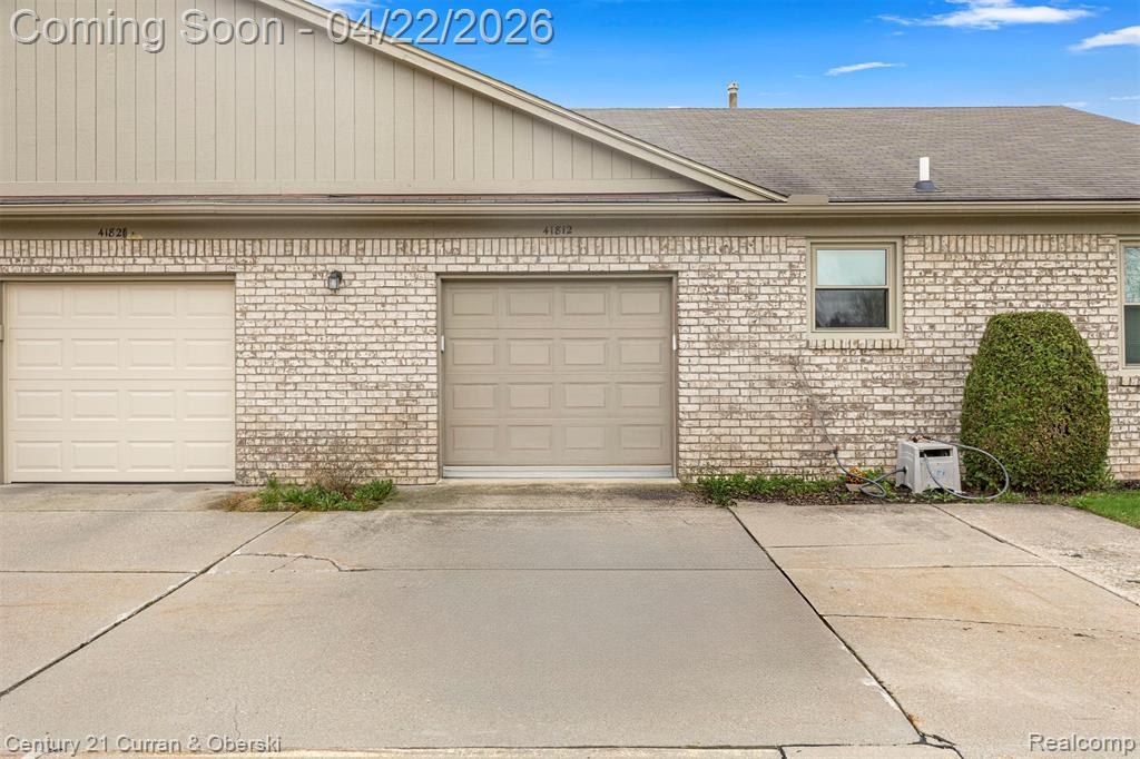 41812 King Edward Court, Clinton Twp, MI 48038 — Photo 2