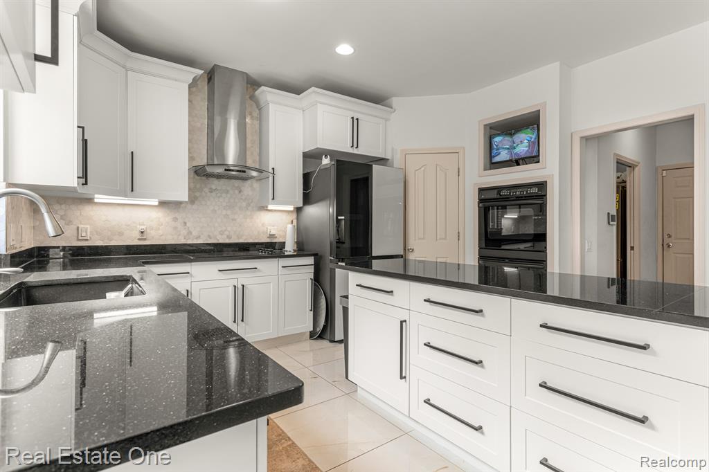 48416 Manhattan Circle, Canton, MI 48188 — Photo 16