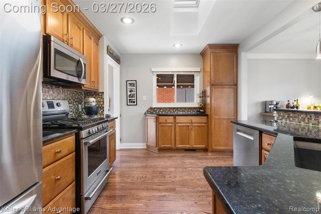 805 Butternut Avenue, Royal Oak, MI 48073 — Photo 9