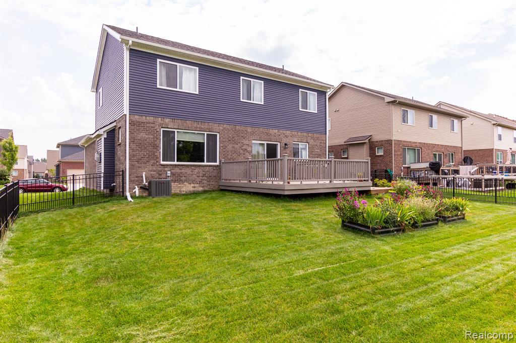 5325 BRADMORE Lane, Warren, MI 48092 — Photo 4