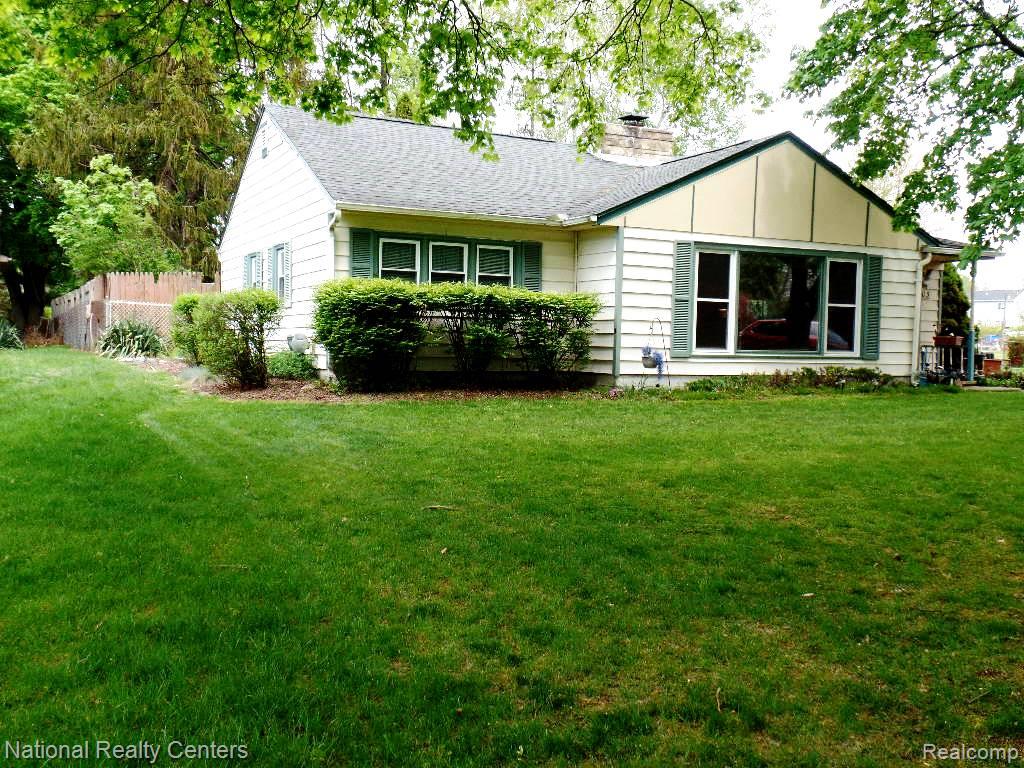 903 Burt Street, Tecumseh, MI 49286 — Photo 2