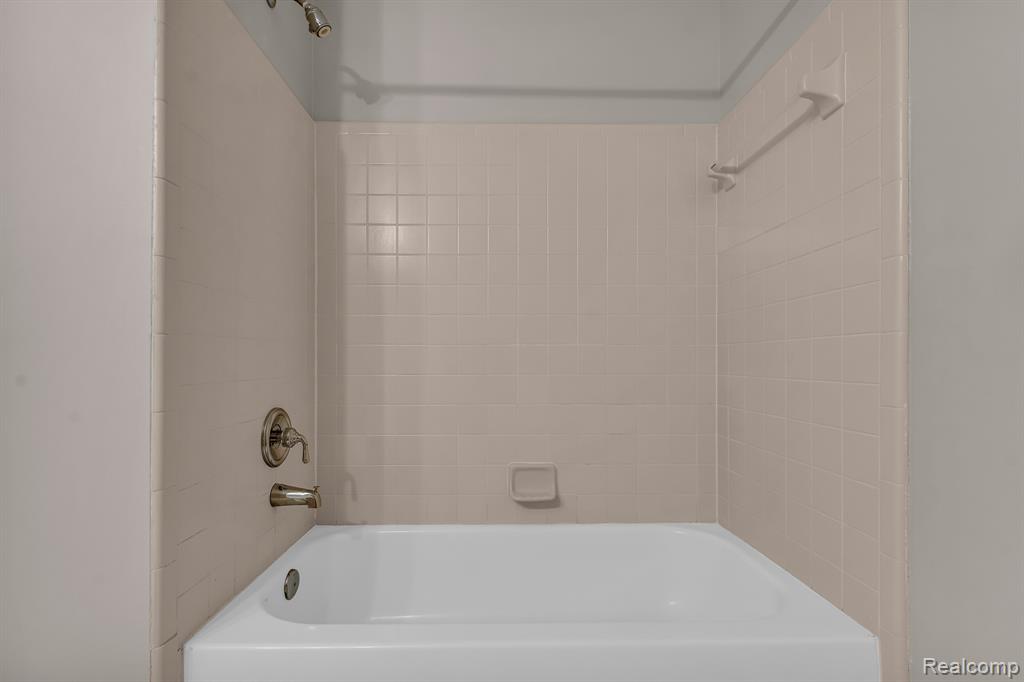 41699 Mitchell Road, Novi, MI — Photo 24