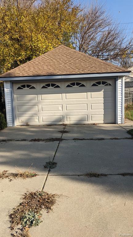 6012 ROBINDALE Avenue, Dearborn Heights, MI 48127 — Photo 12