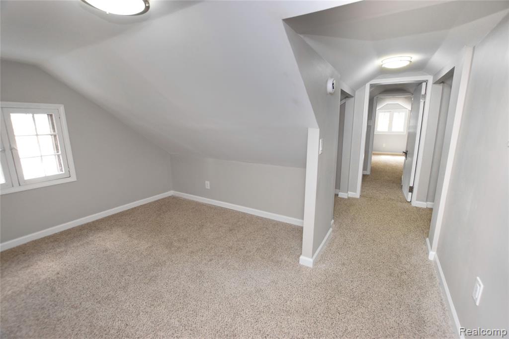 4047 Mitchell Drive, Flint, MI 48506 — Photo 17