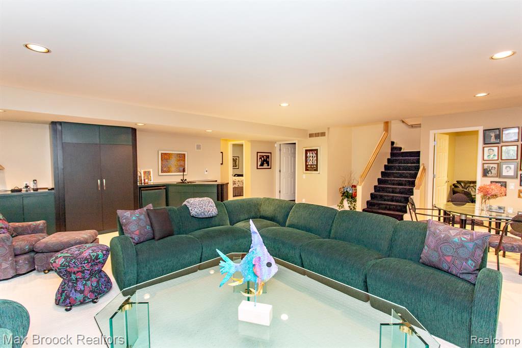 6524 Pleasant Lake Court, West Bloomfield, MI — Photo 48