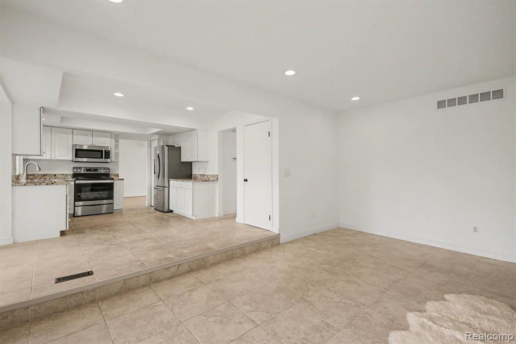 5040 Patrick Road, West Bloomfield, MI — Photo 6