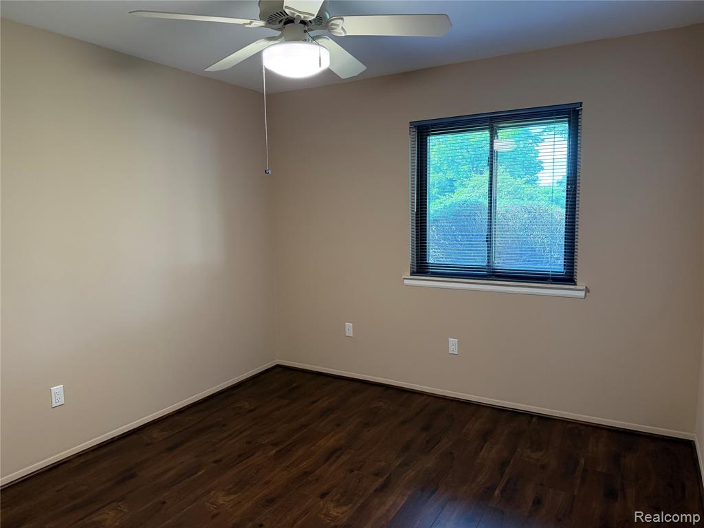 5220 W Utica Road, Utica, MI 48317 — Photo 13
