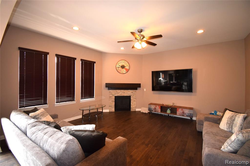 55752 Timbers Edge Drive, Utica, MI 48316 — Photo 4