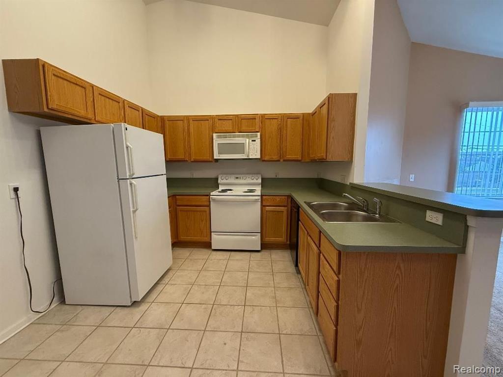 43019 STRAND Drive, 2, Sterling Heights, MI 48313 — Photo 7