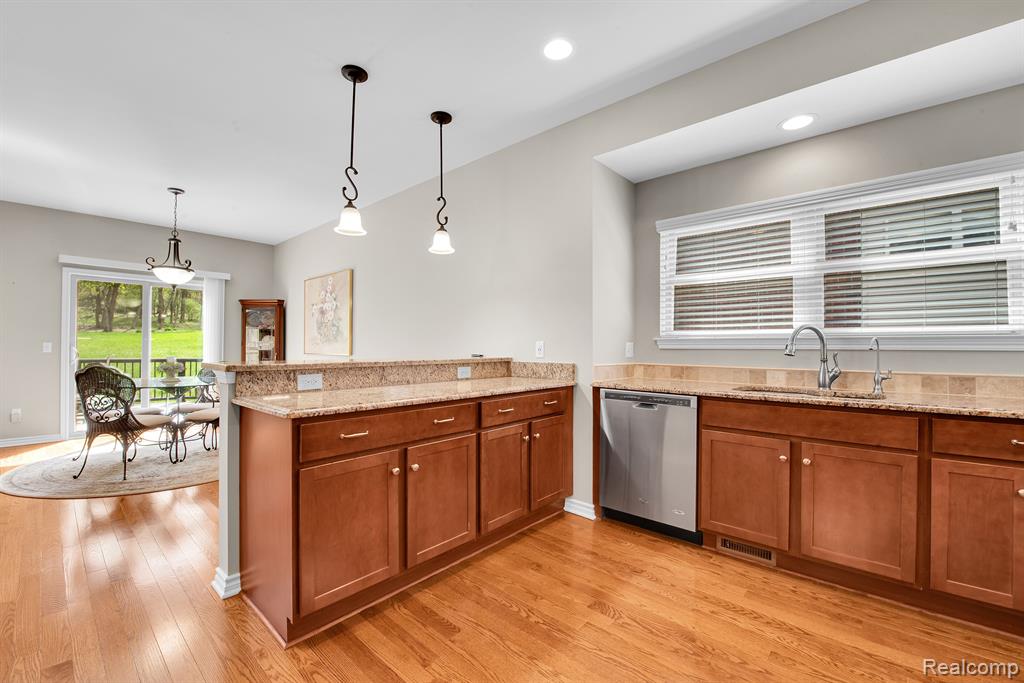 9549 KINGSWAY Circle, Clarkston, MI 48348 — Photo 9