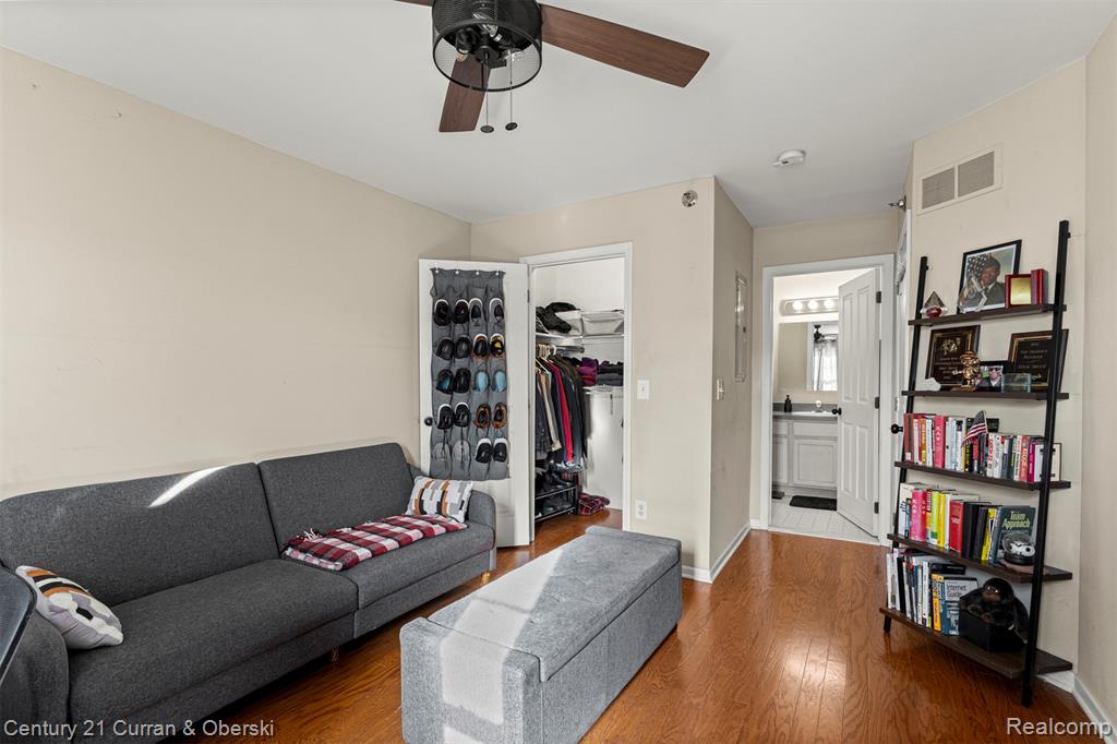 25445 Saint James, Southfield, MI 48075 — Photo 32