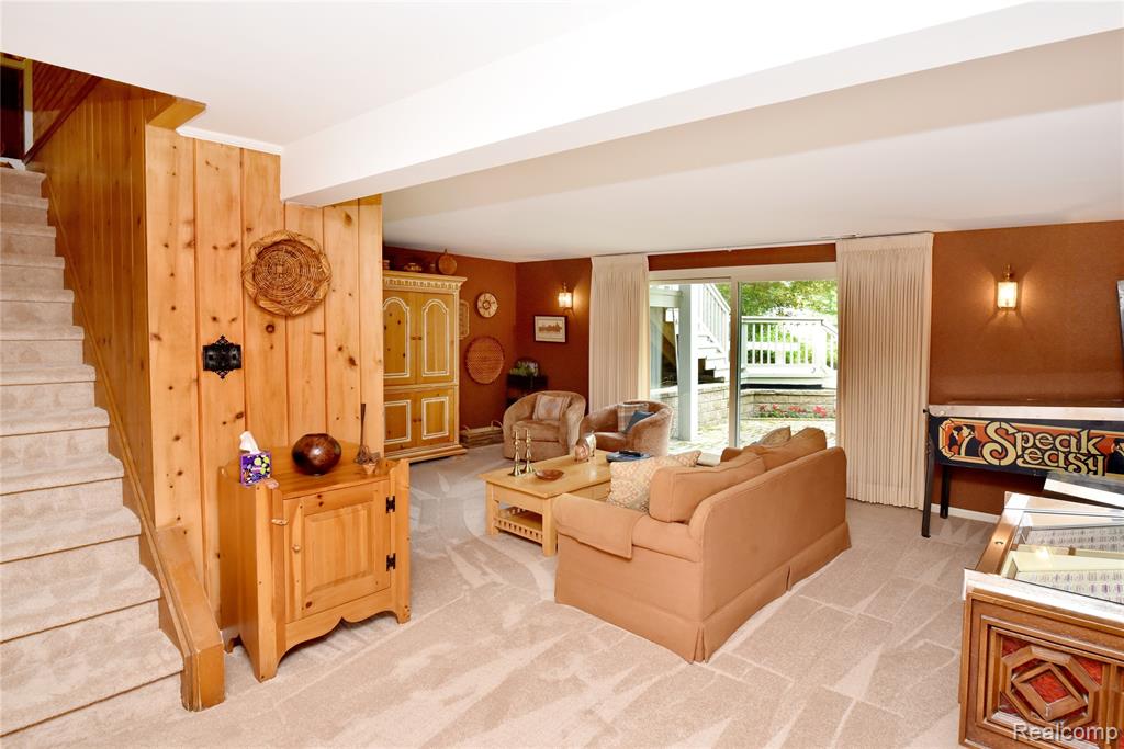 2026 W Bend Court, Bloomfield Hills, MI 48302 — Photo 29