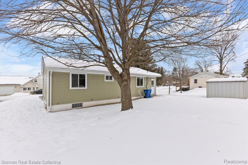 5165 Eagle Lake Drive, Waterford, MI 48329 — Photo 17